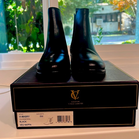 Vince Camuto Signature Mabry Chelsea boot - Picture 2 of 6